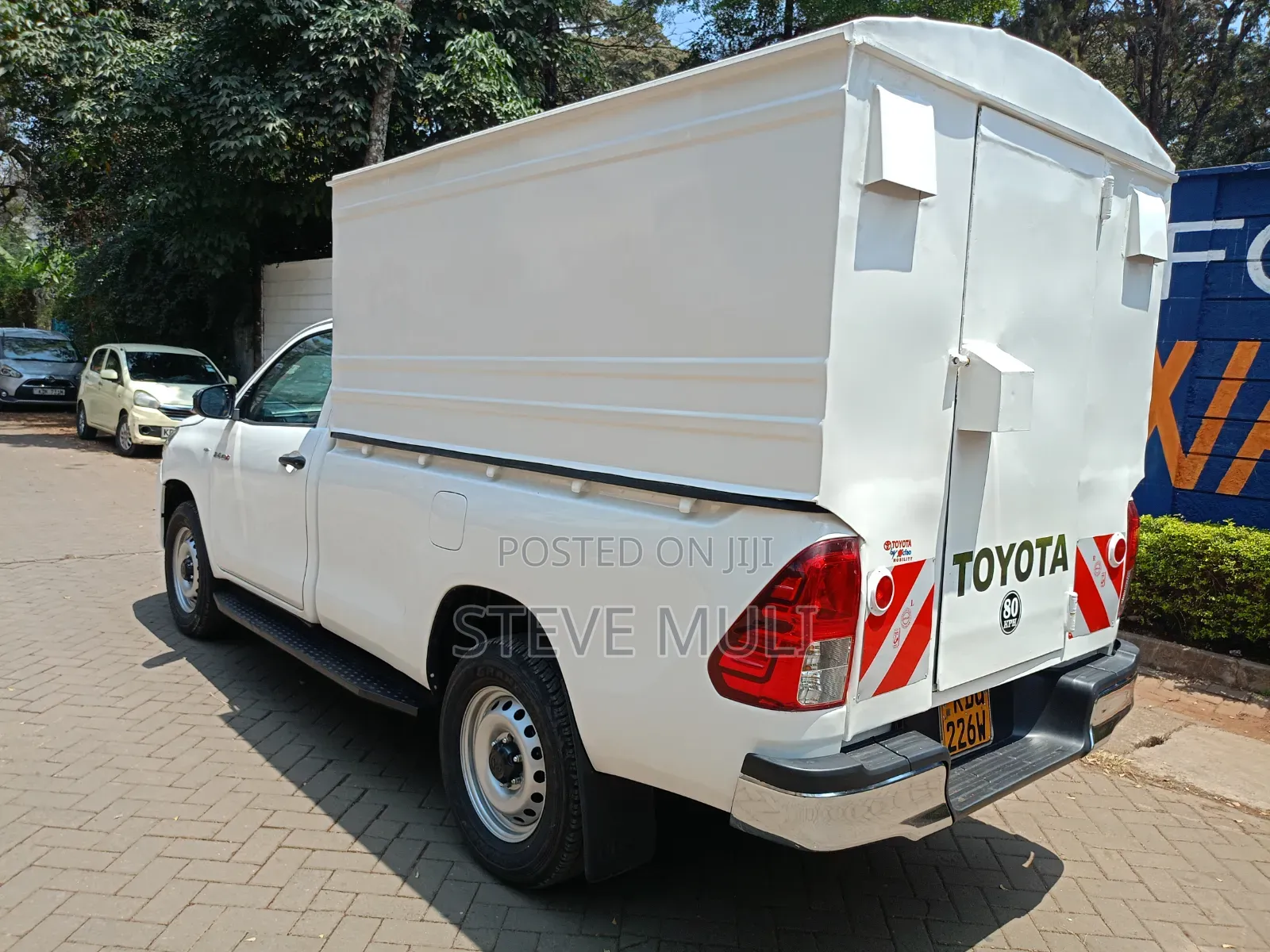Toyota Hilux 2025 White
