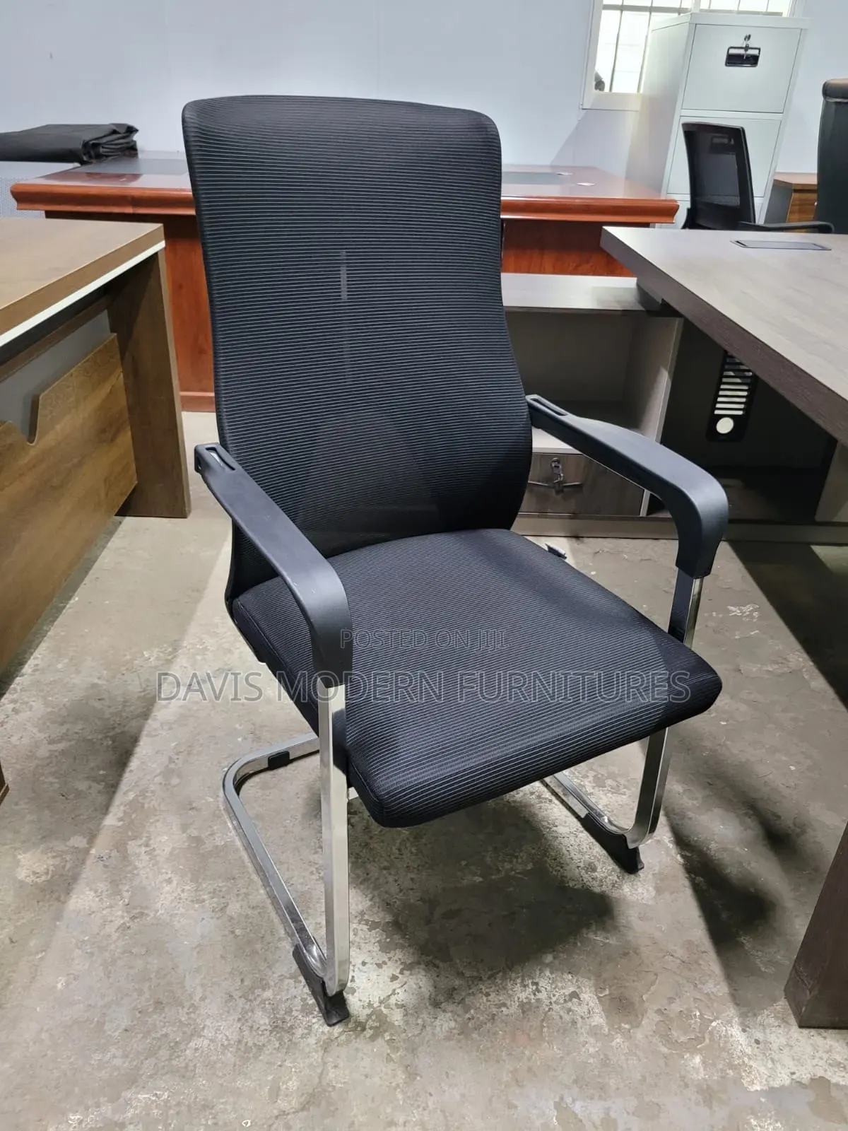 Conference Chairs With Cantilever Base