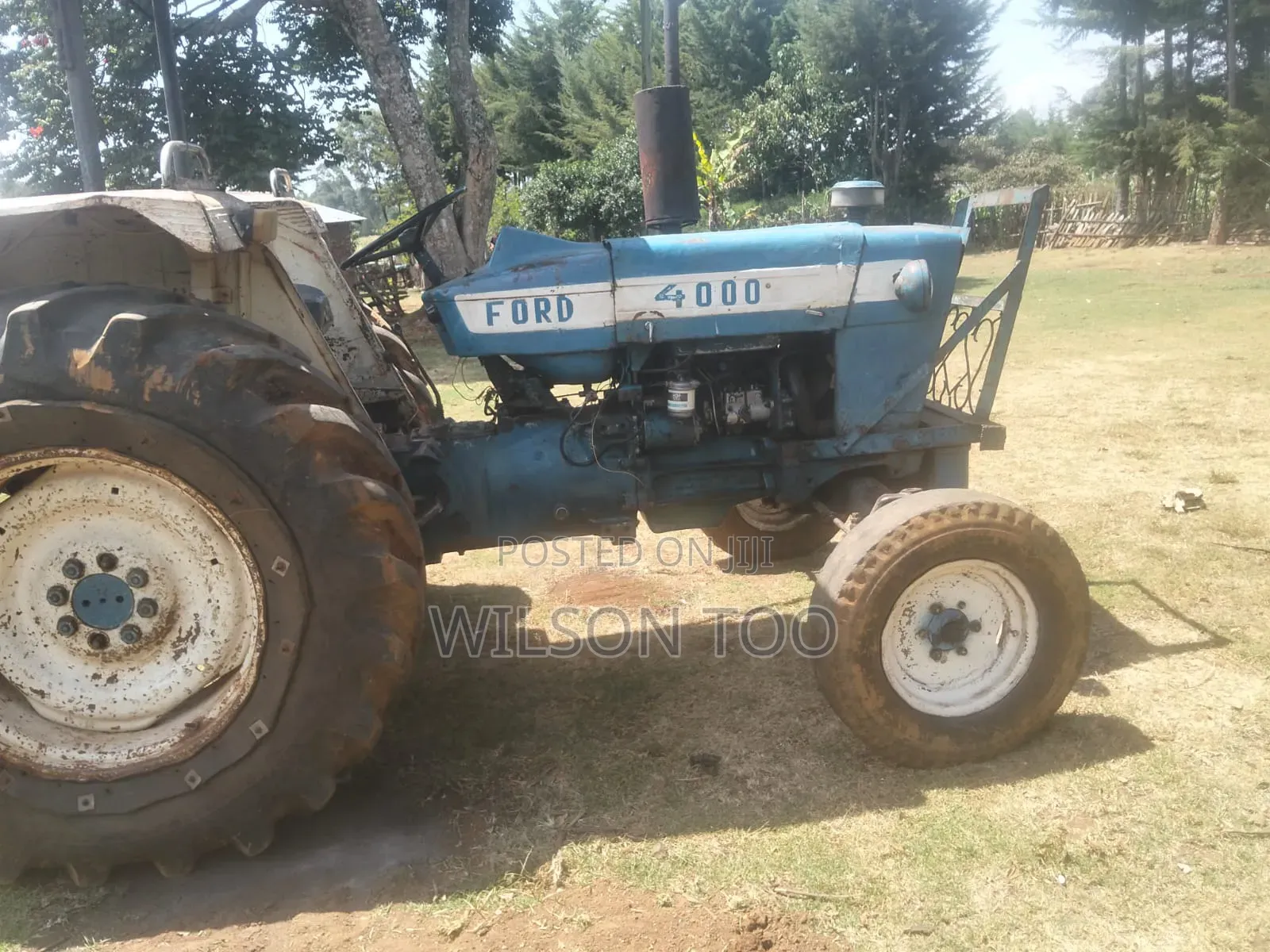 Tractor Ford 4000 Blue