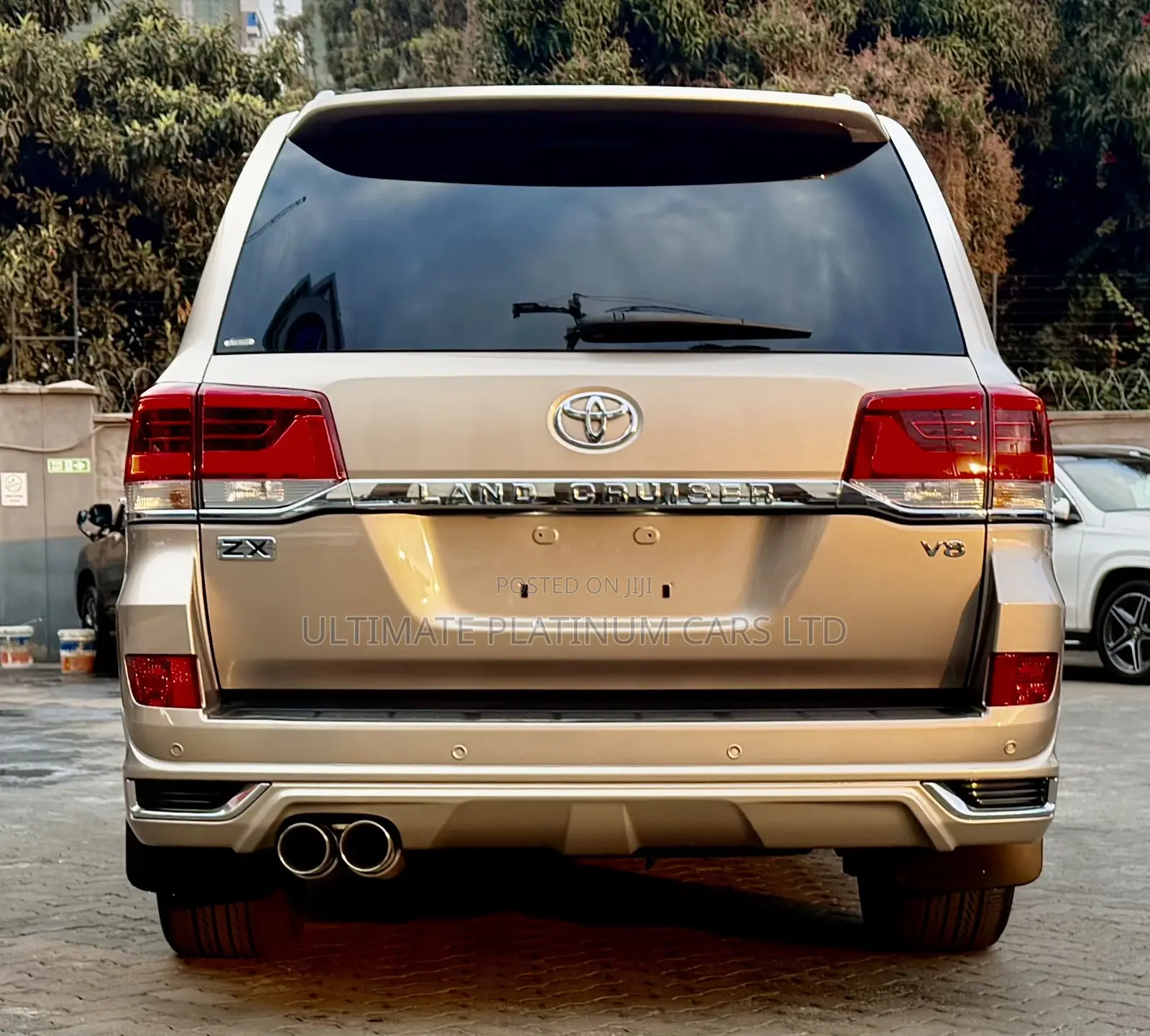 Toyota Land Cruiser 4.6 V8 ZX 2019 Gold