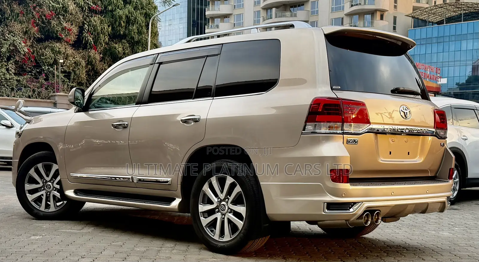 Toyota Land Cruiser 4.6 V8 ZX 2019 Gold