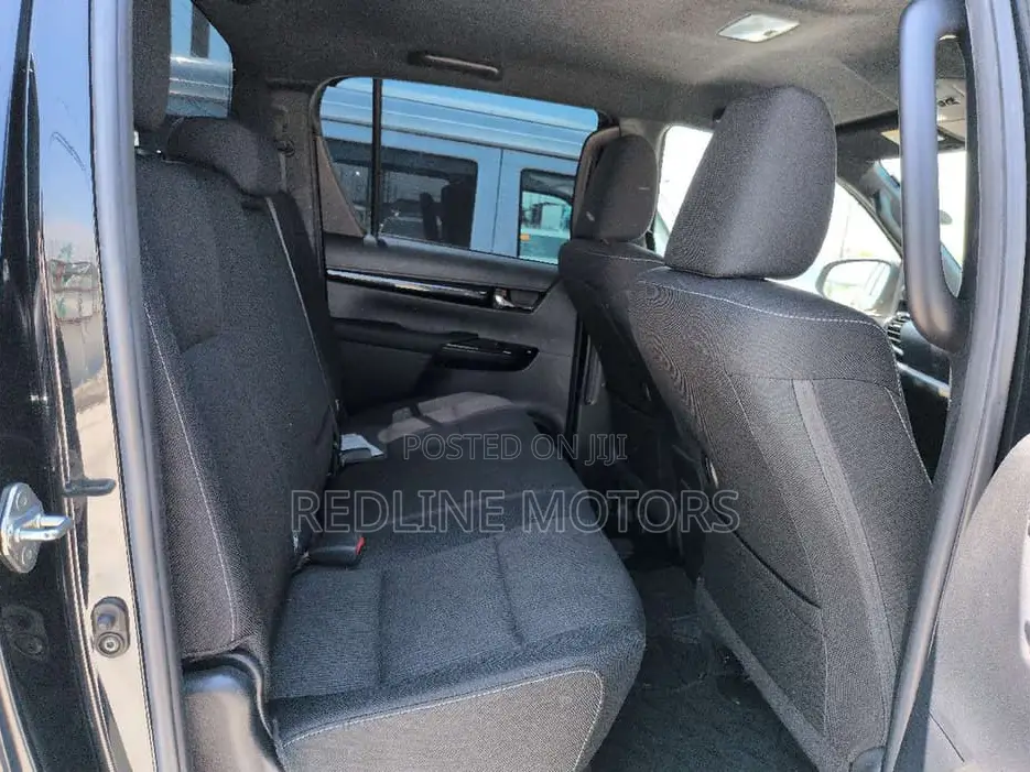 Toyota Hilux 2.4 Diesel 2020 Black