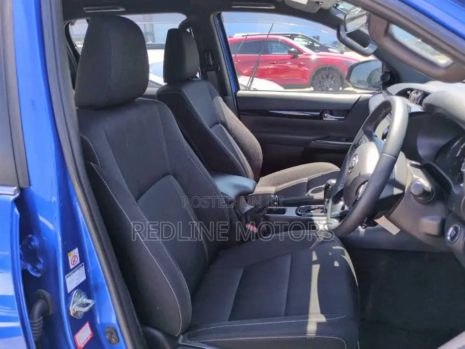 Toyota Hilux 2.4 Diesel 2020 Blue