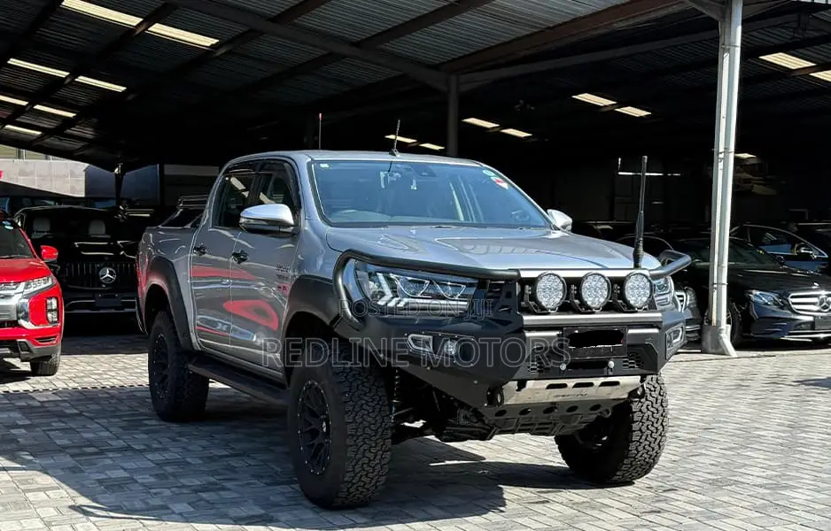 Toyota Hilux SR 4x4 2019 Silver