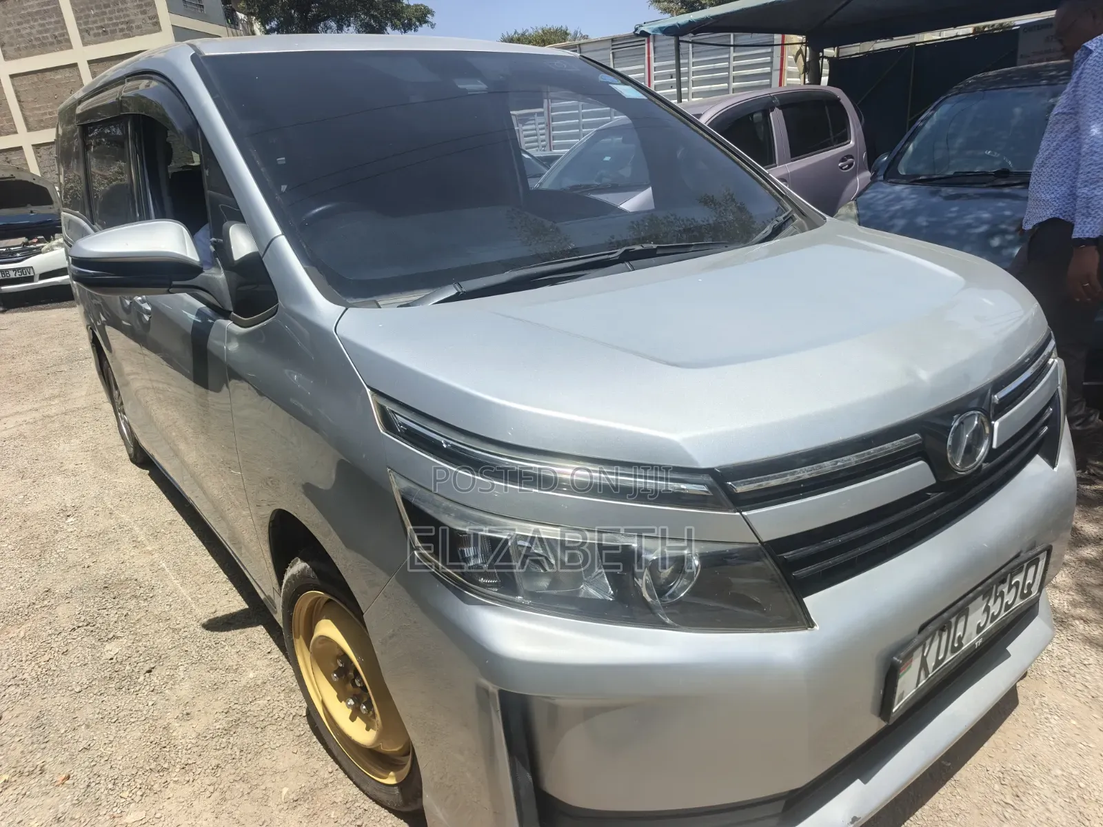 Toyota Voxy 2016 Silver