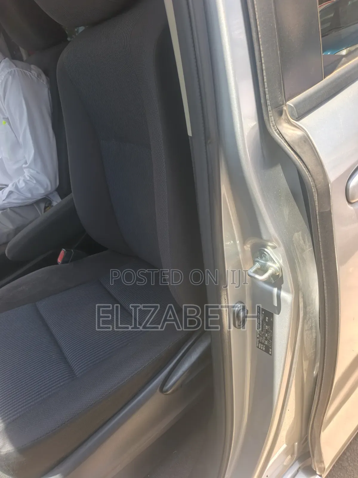 Toyota Voxy 2016 Silver