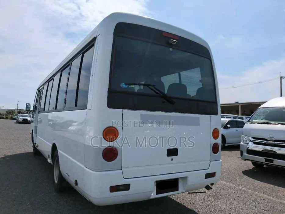 Mitsubishi Fuso Rosa 2020 White