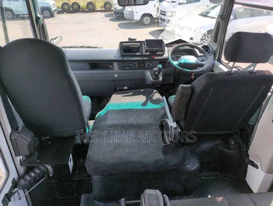 Mitsubishi Fuso Rosa 2020 White