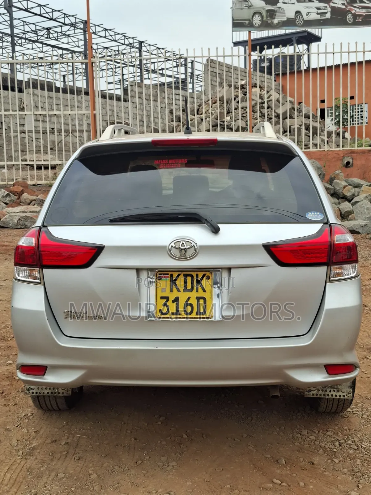 Toyota Corolla Fielder 2016 Silver