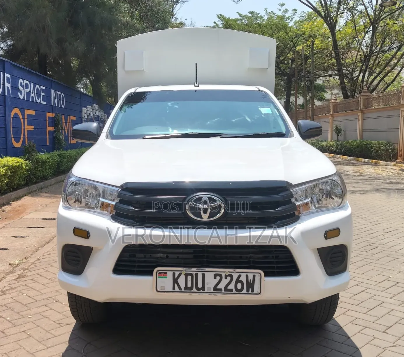 Toyota Hilux 2025 White