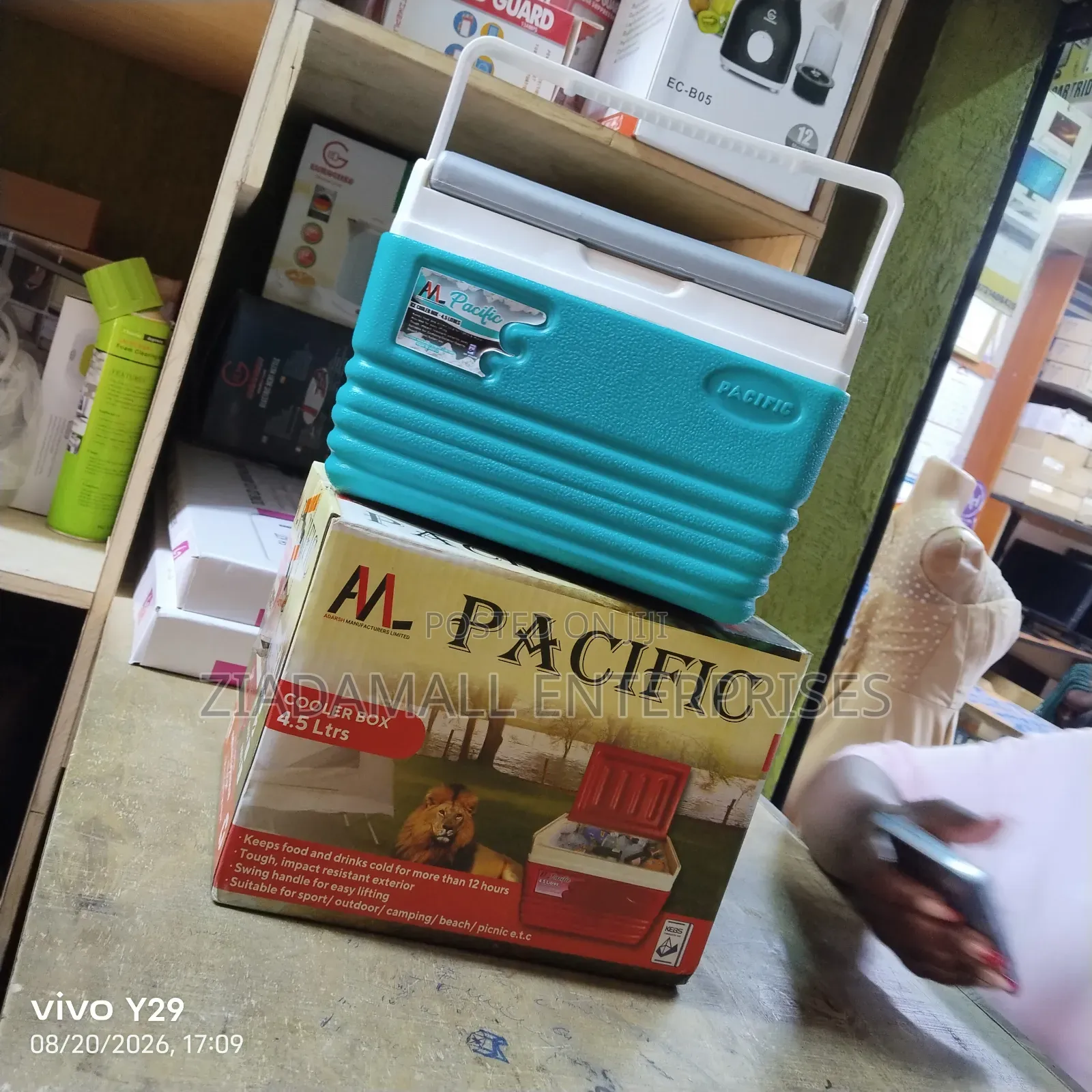 Pacific 4.5L Cooler Boxs. Available