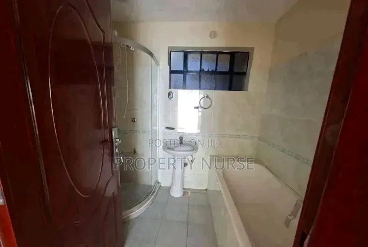 3bdrm Apartment in Gateway Mall Area for rent