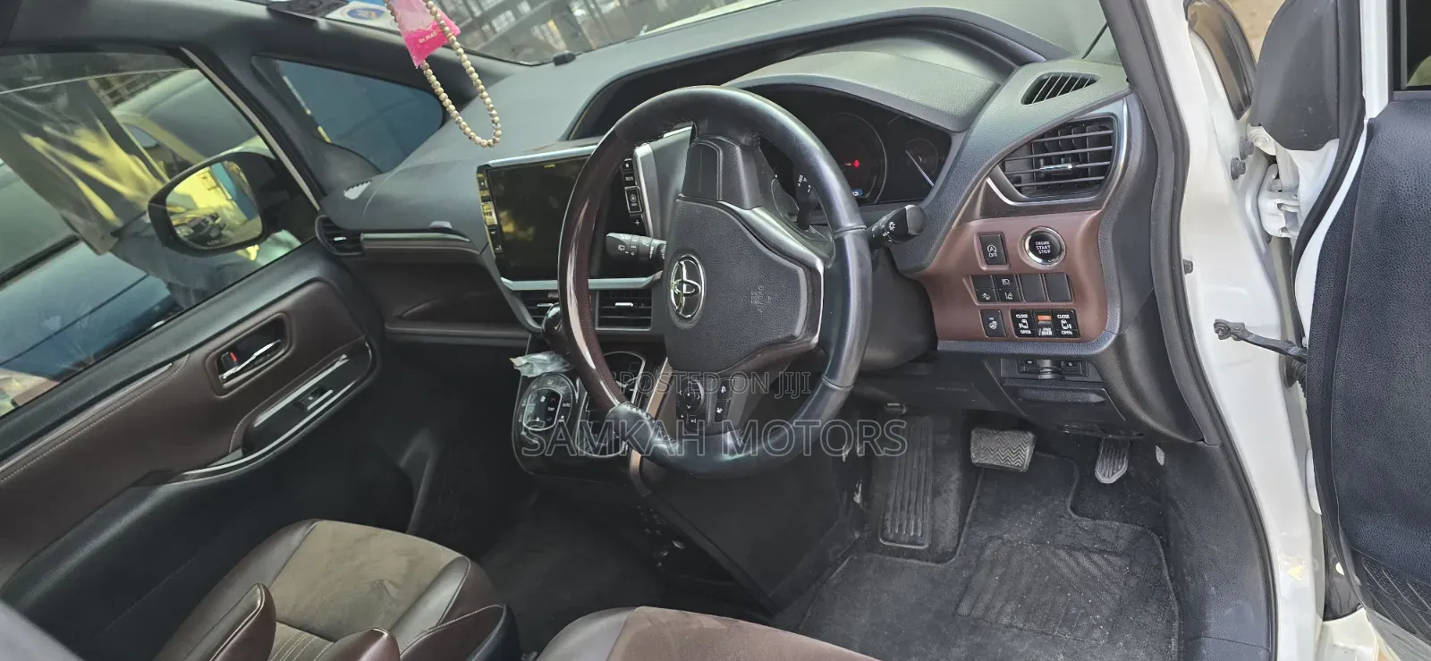 Toyota Esquire 2019 White