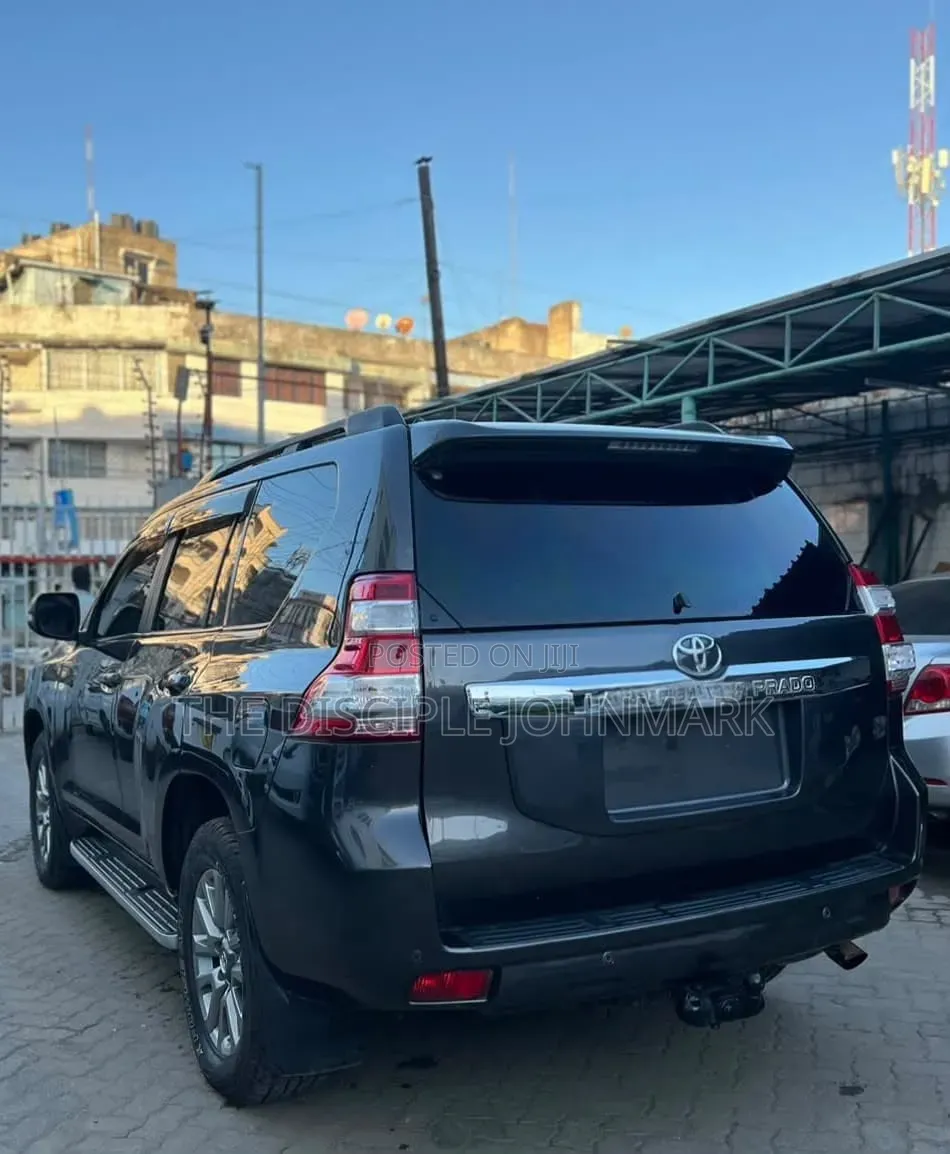 Toyota Land Cruiser Prado 2011 Blue