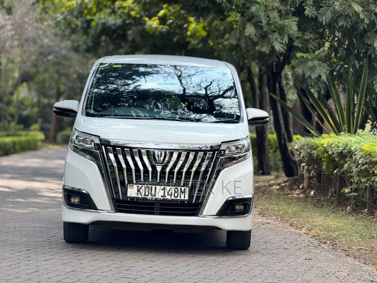 Toyota Esquire 2018 White