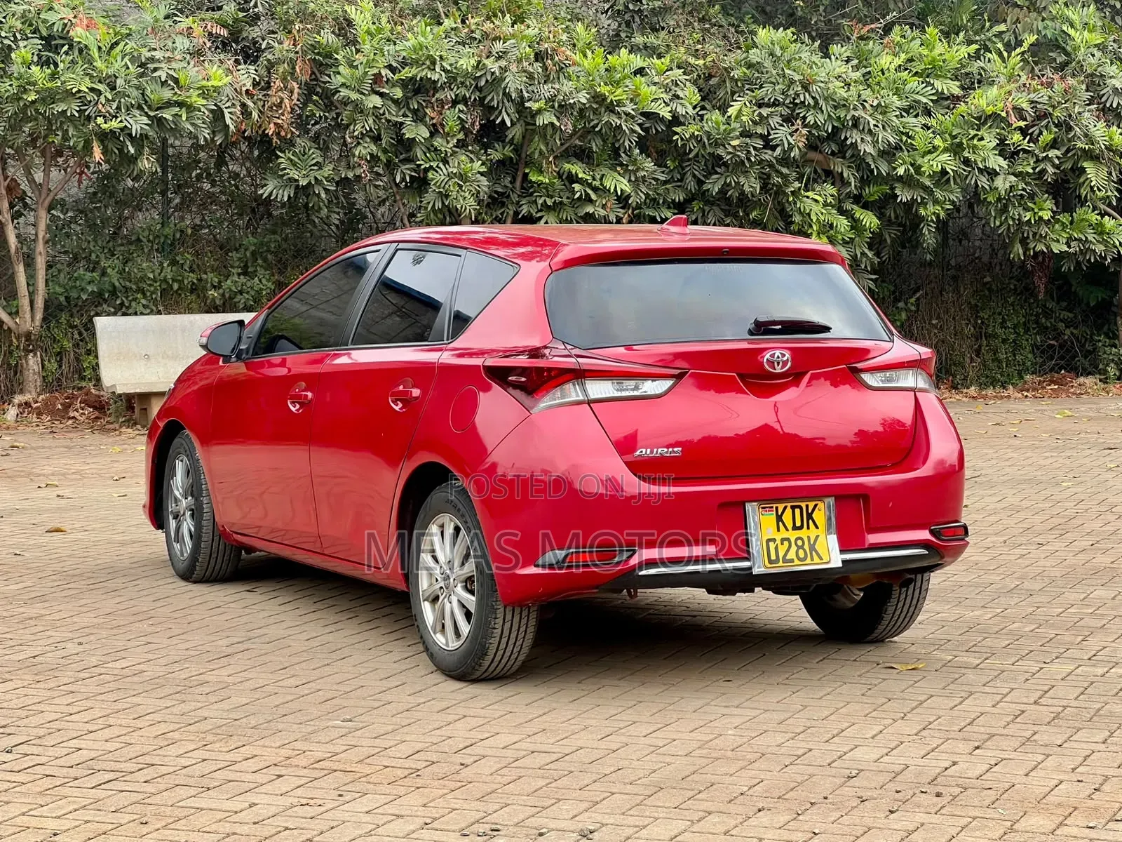 Toyota Auris 2016 Red