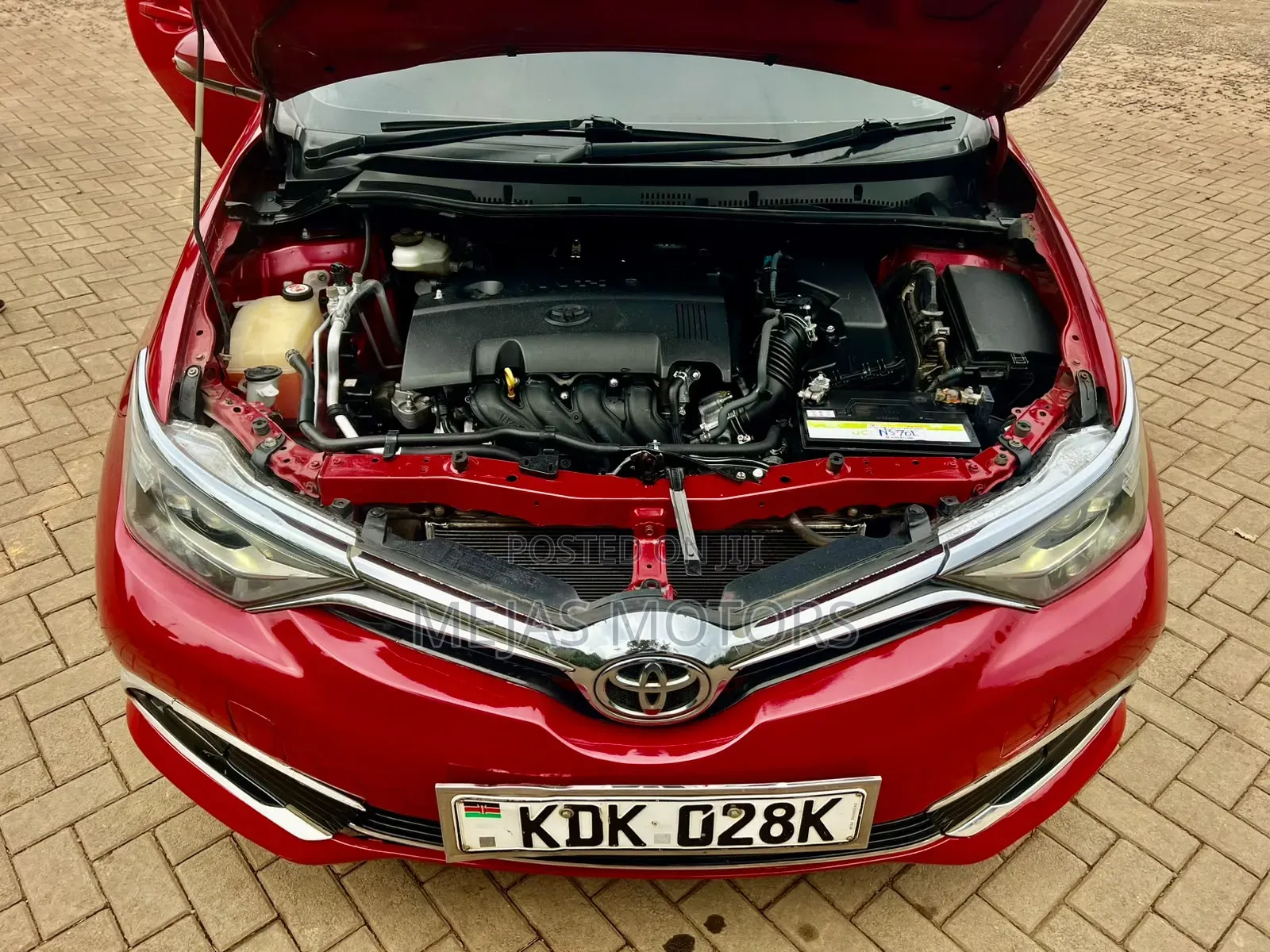 Toyota Auris 2016 Red