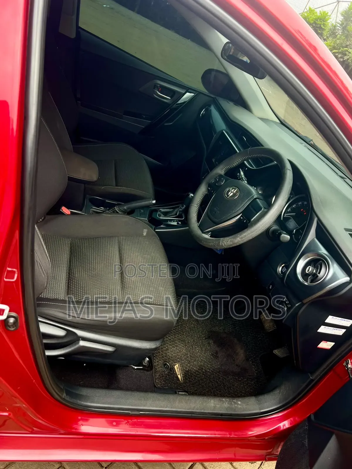 Toyota Auris 2016 Red