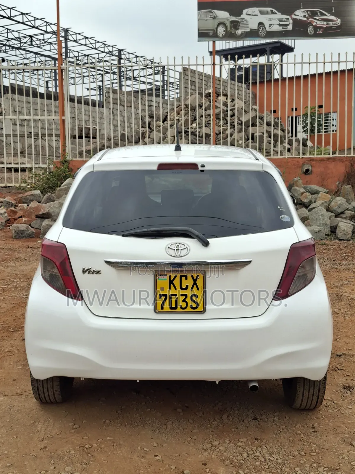 Toyota Vitz 1.3 FWD 5dr 2012 White