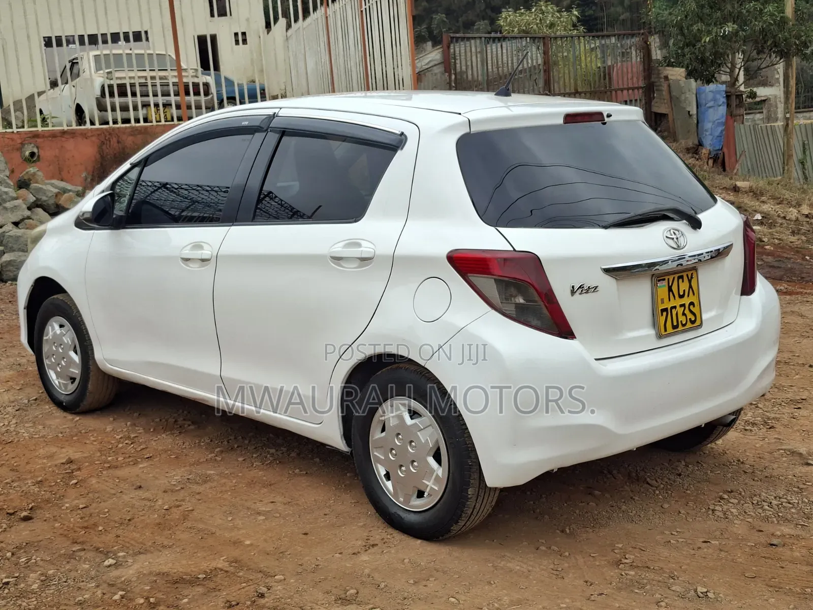 Toyota Vitz 1.3 FWD 5dr 2012 White