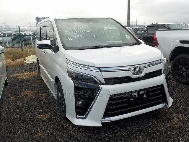 Toyota Voxy 2019 Pearl