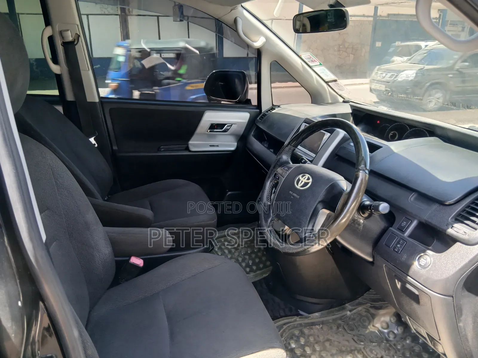 Toyota Noah 2014 Black