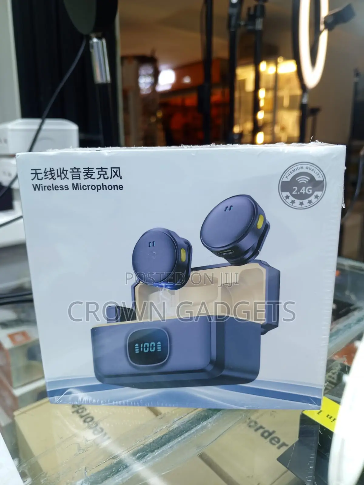 Q8 Dual Clip-on Wireless Lapel Microphones for Smartphones