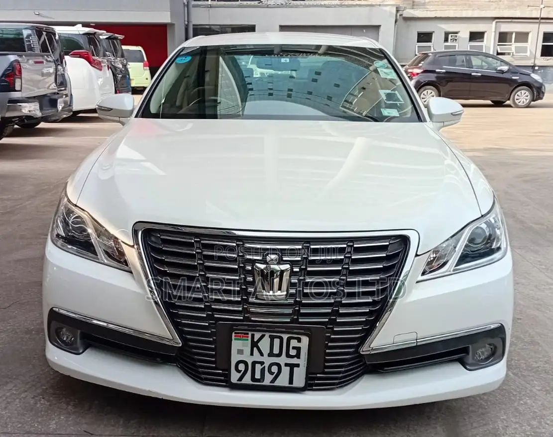Toyota Crown 2014 Off white