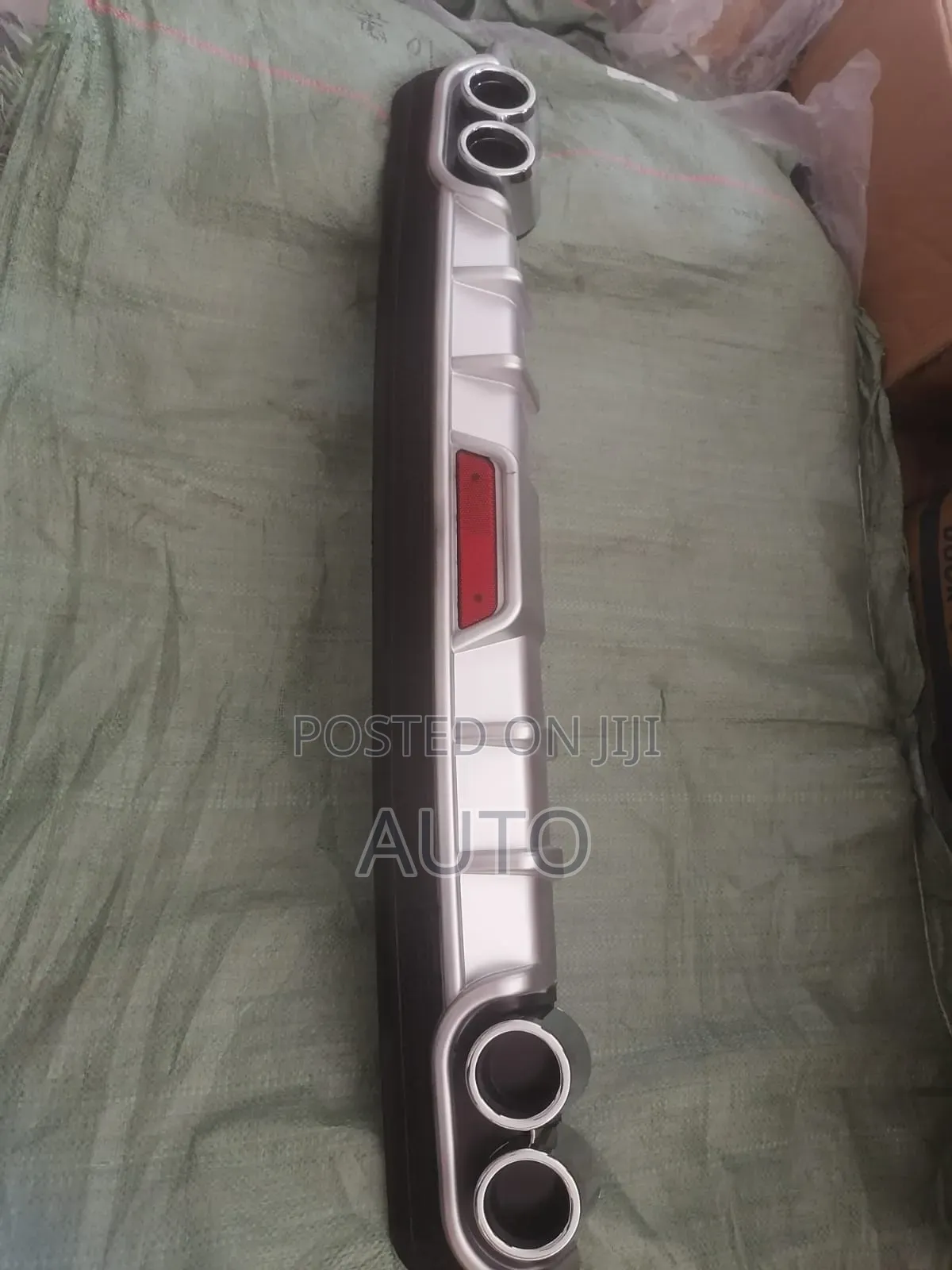 Universal 4 Exhaust Diffuser | Rear Bumper Quad Exhaust Diffuser
