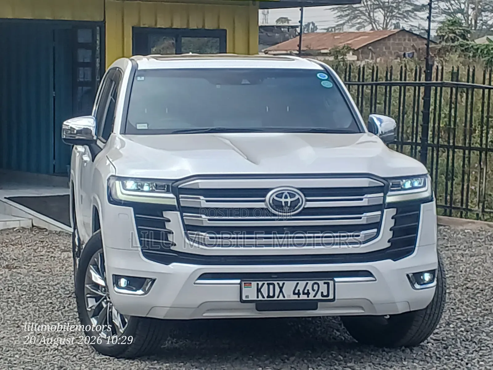 Toyota Land Cruiser 2022 White