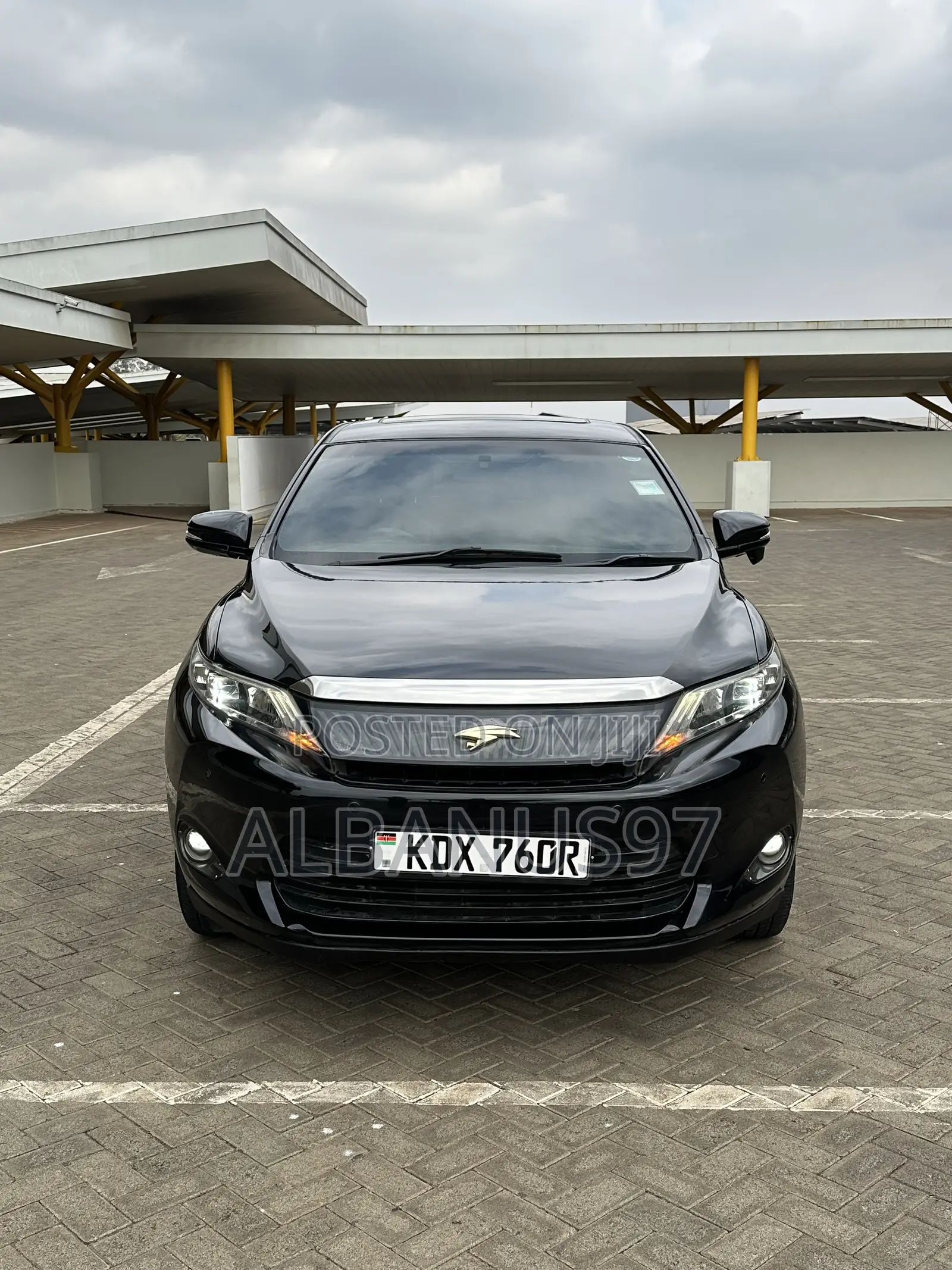 Toyota Harrier 2.0 2015 Black