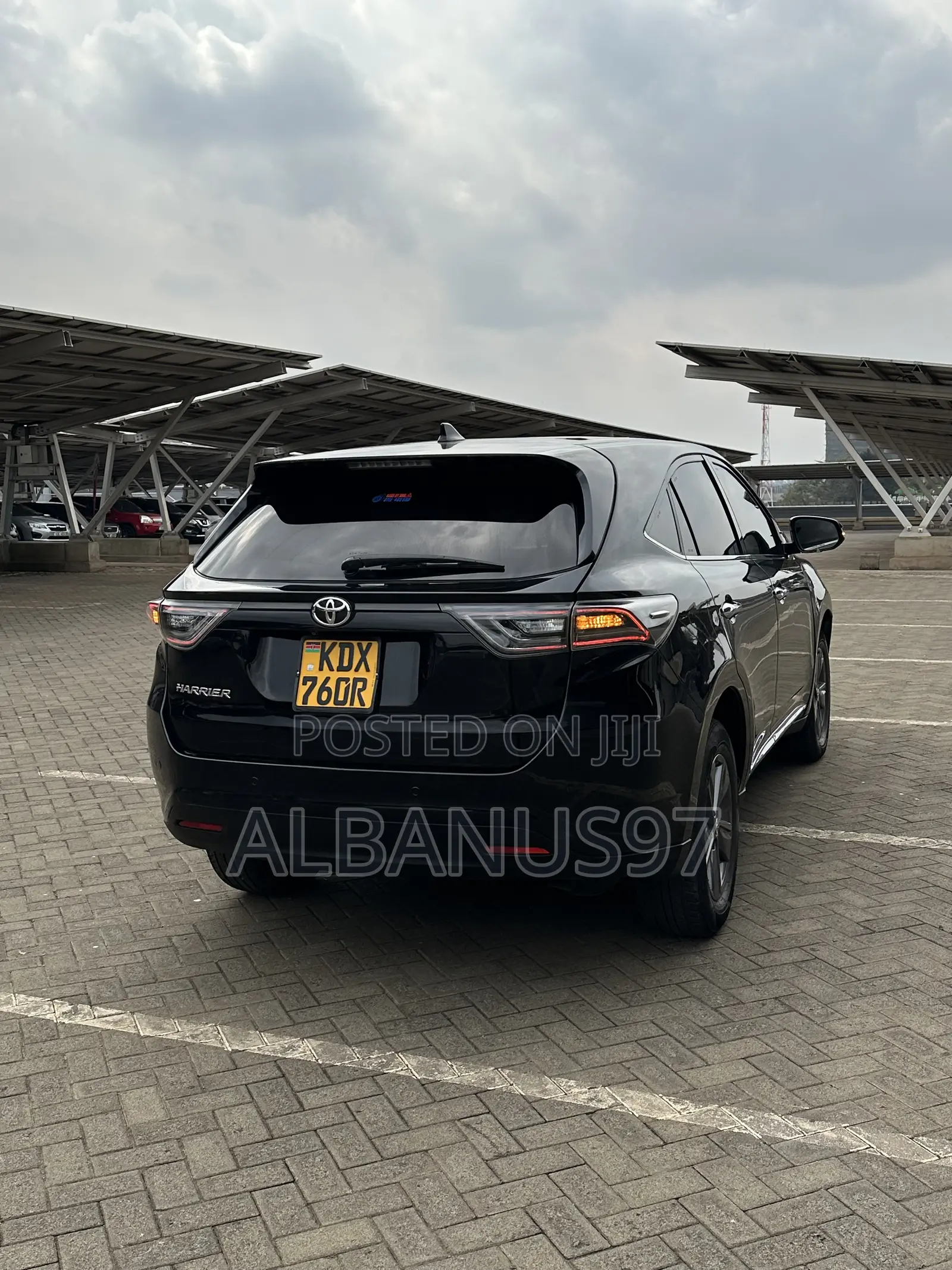 Toyota Harrier 2.0 2015 Black