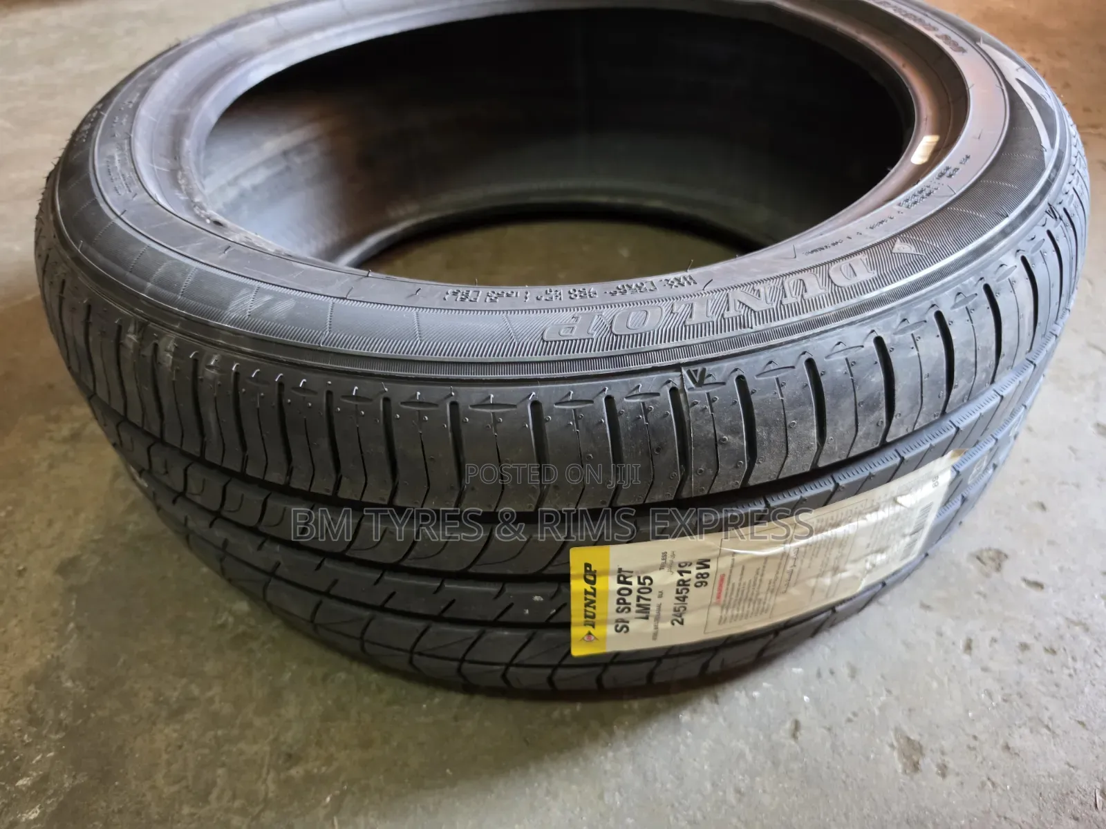 245 /45 R19 Dunlop Tires (Sp Sport) Japan