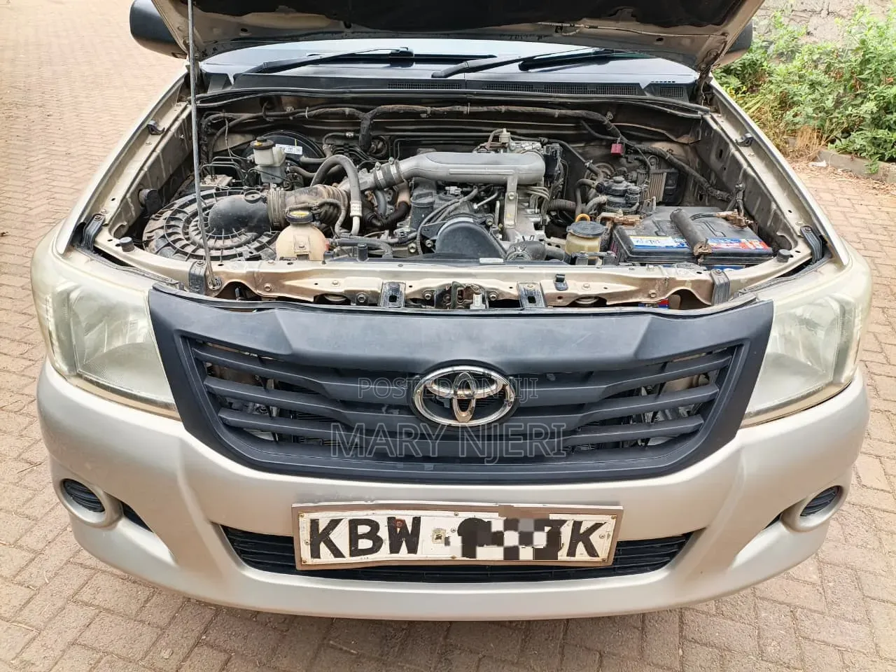 Toyota Hilux 2014 Gray