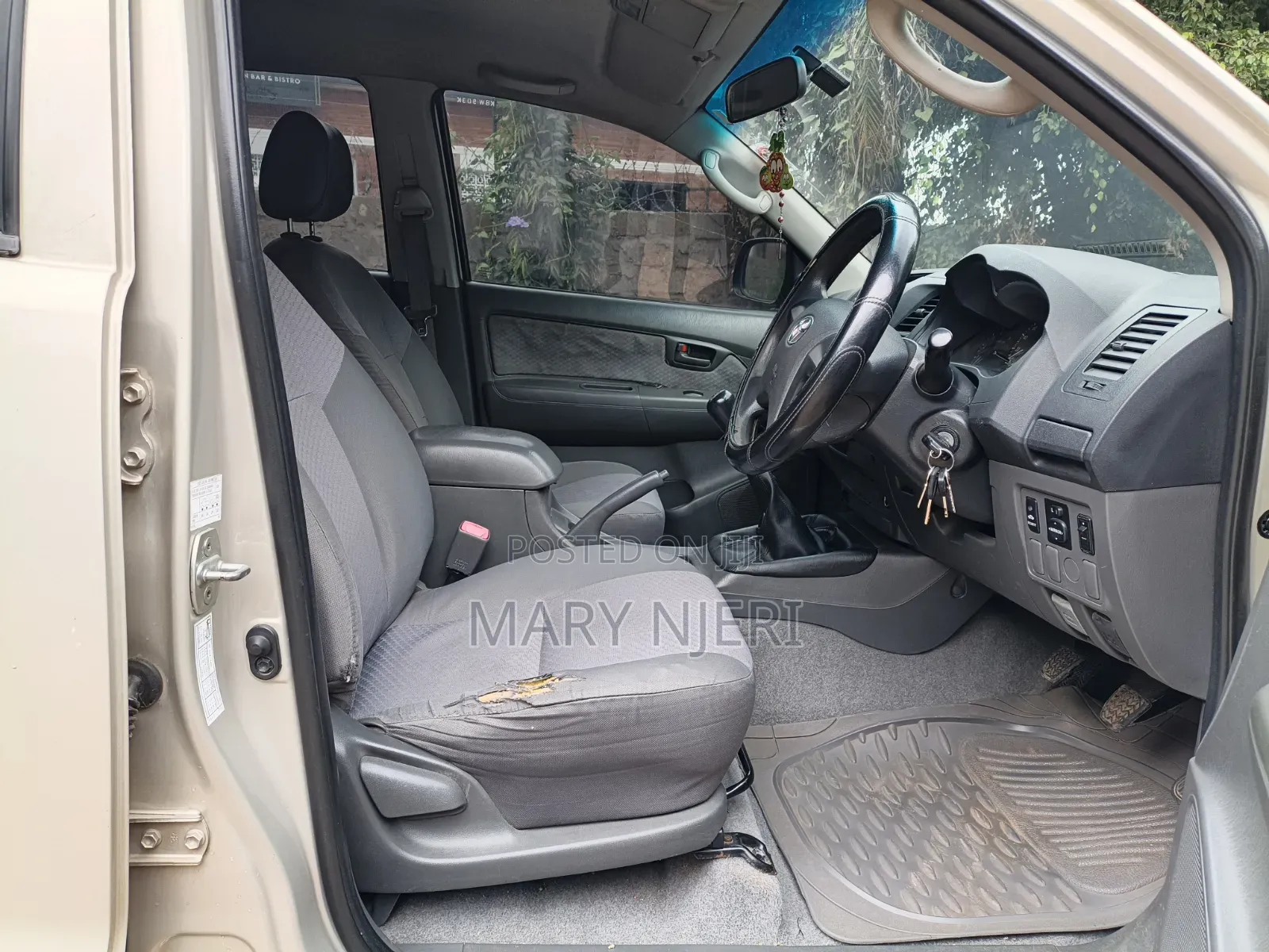 Toyota Hilux 2014 Gray