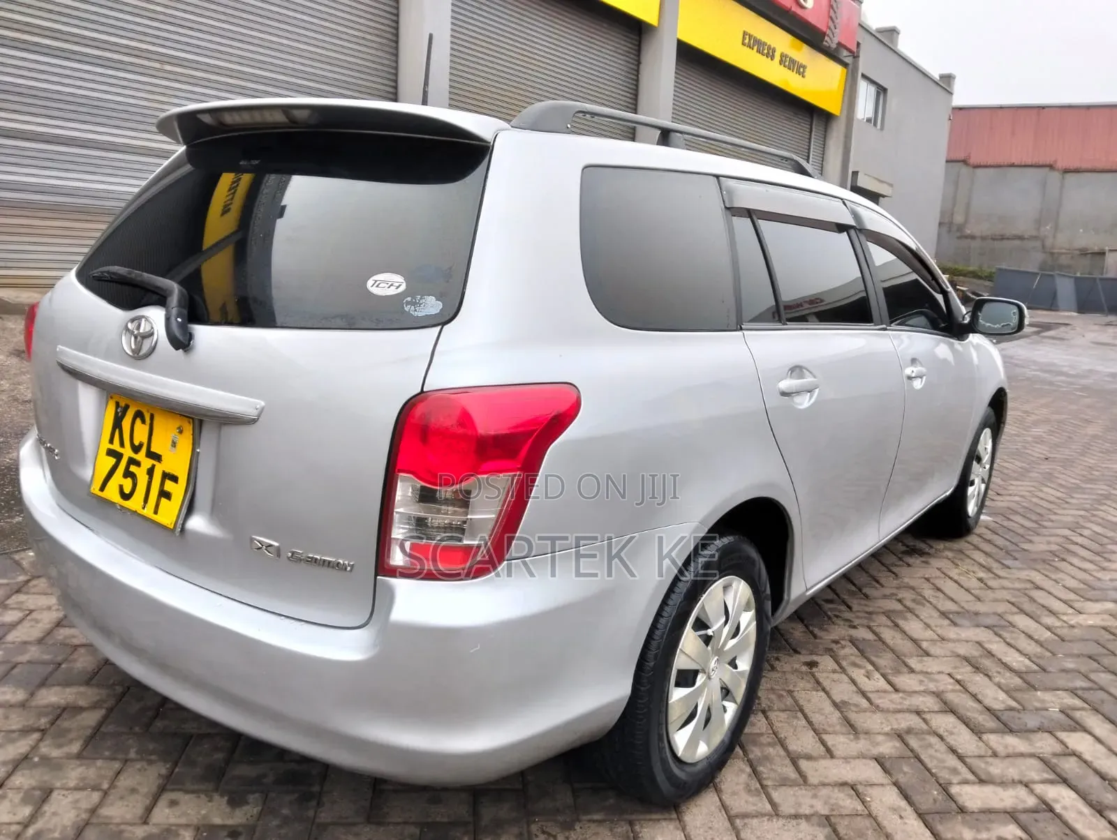 Toyota Corolla Fielder 2010 Silver