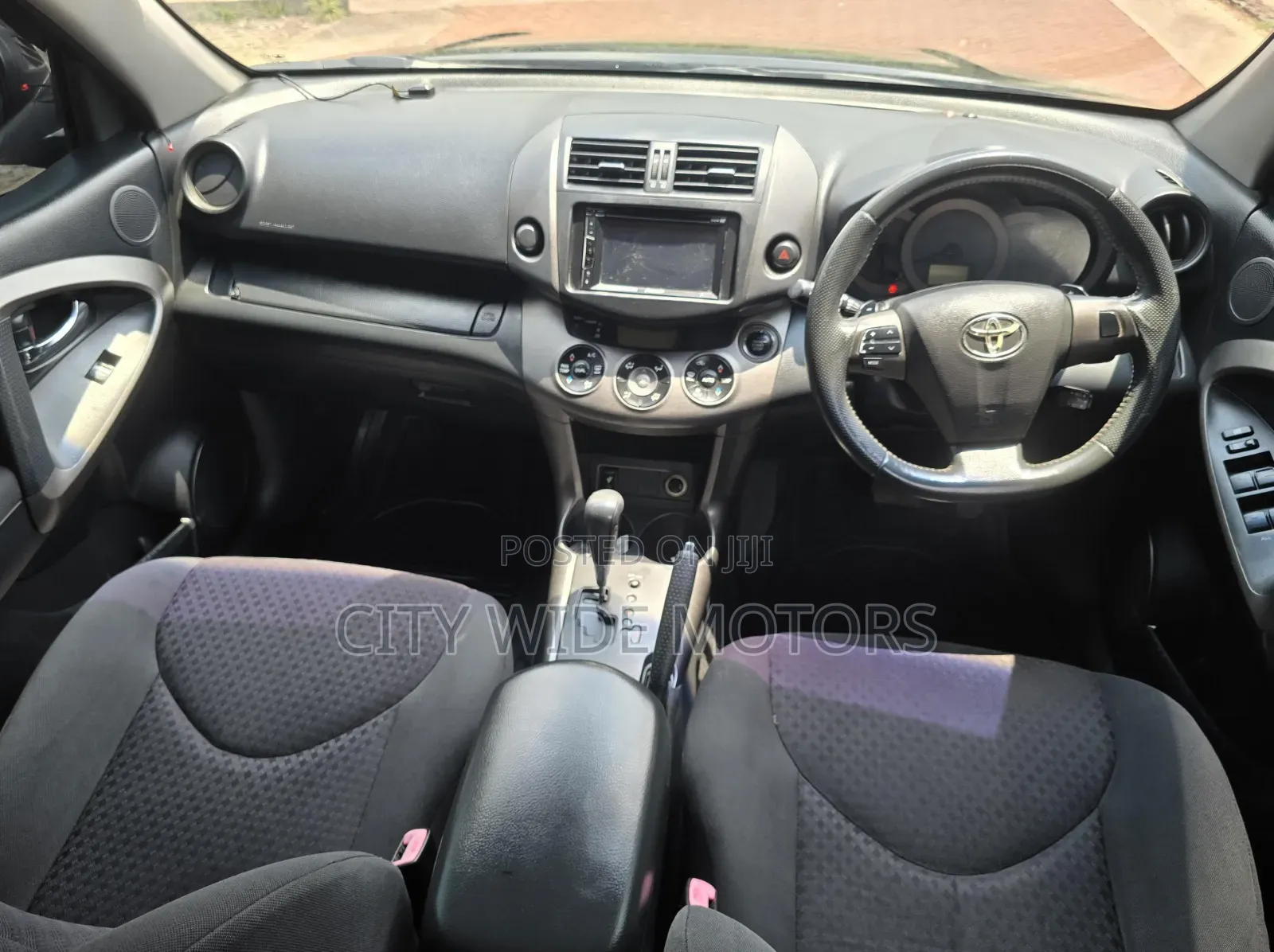 Toyota Vanguard 2012 Black