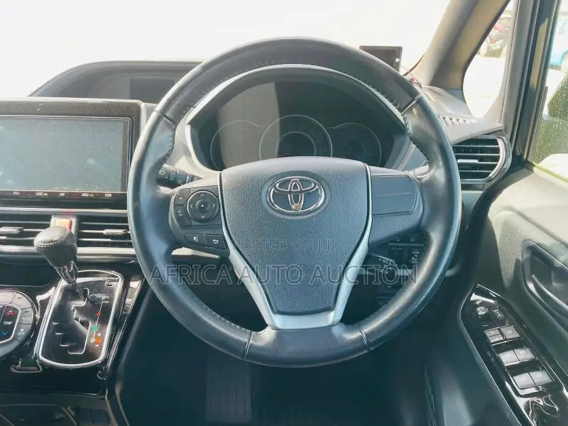 Toyota Noah 2.0 FWD (7 Seater) 2019 Black