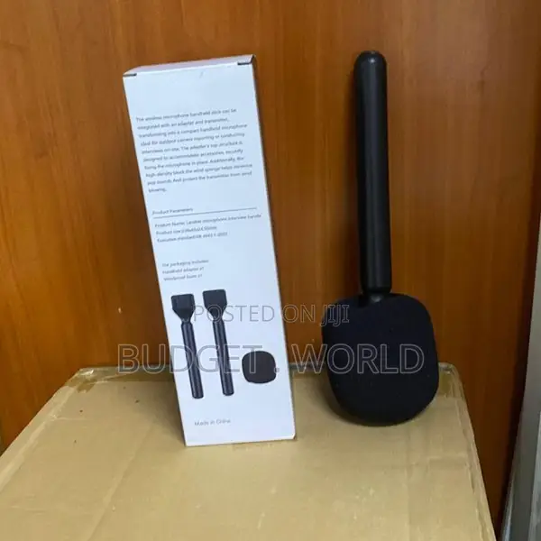 Compact Clip-on Wireless Microphone for Content Creators
