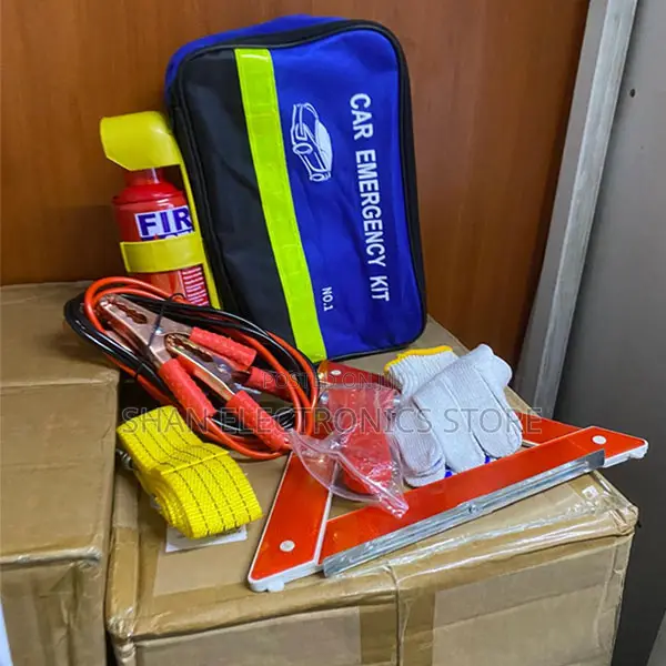 Lightweight, Compact Emergency Kit 7 in 1 Essential Auto Safety