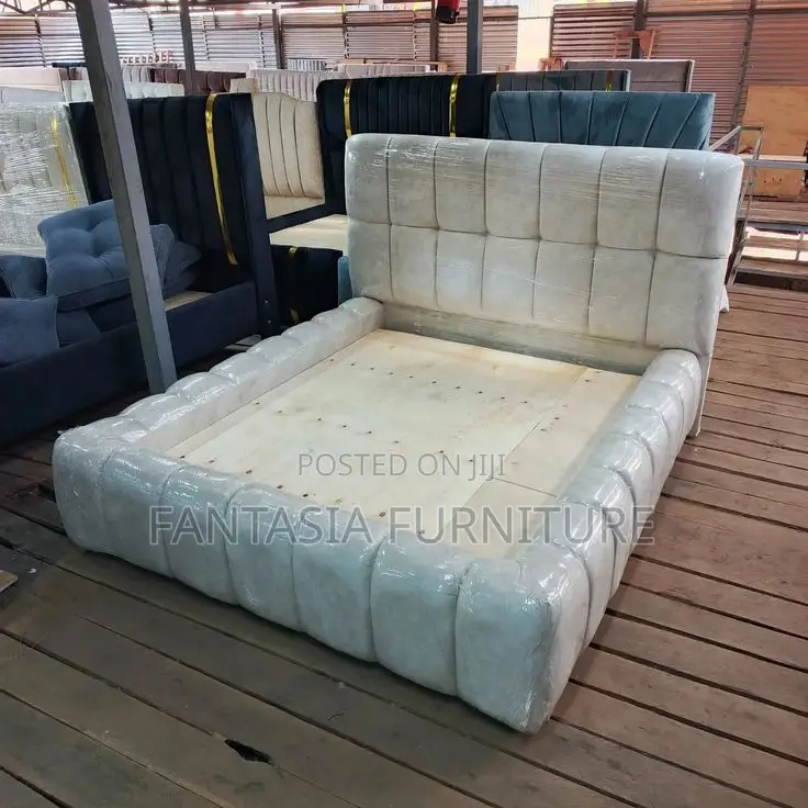 Trendy Cream Tufted Bubble Bed - 5 by 6 Ft