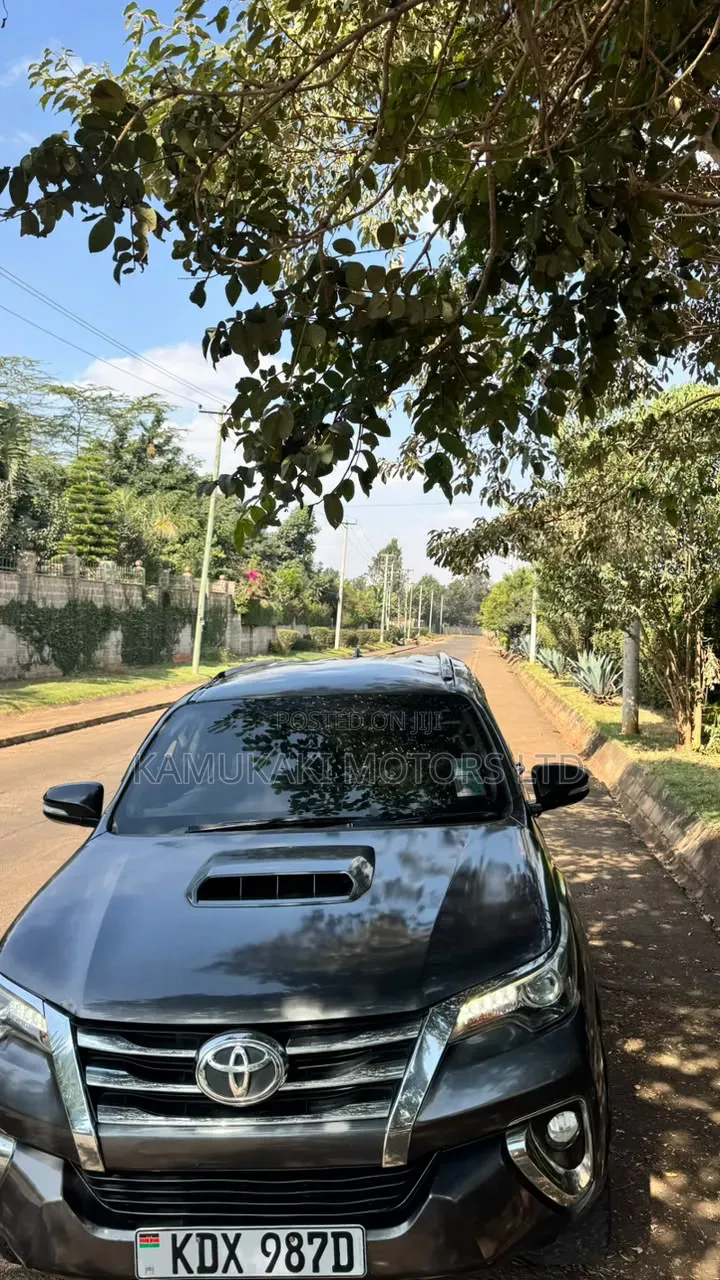Toyota Fortuner 2016 Gray