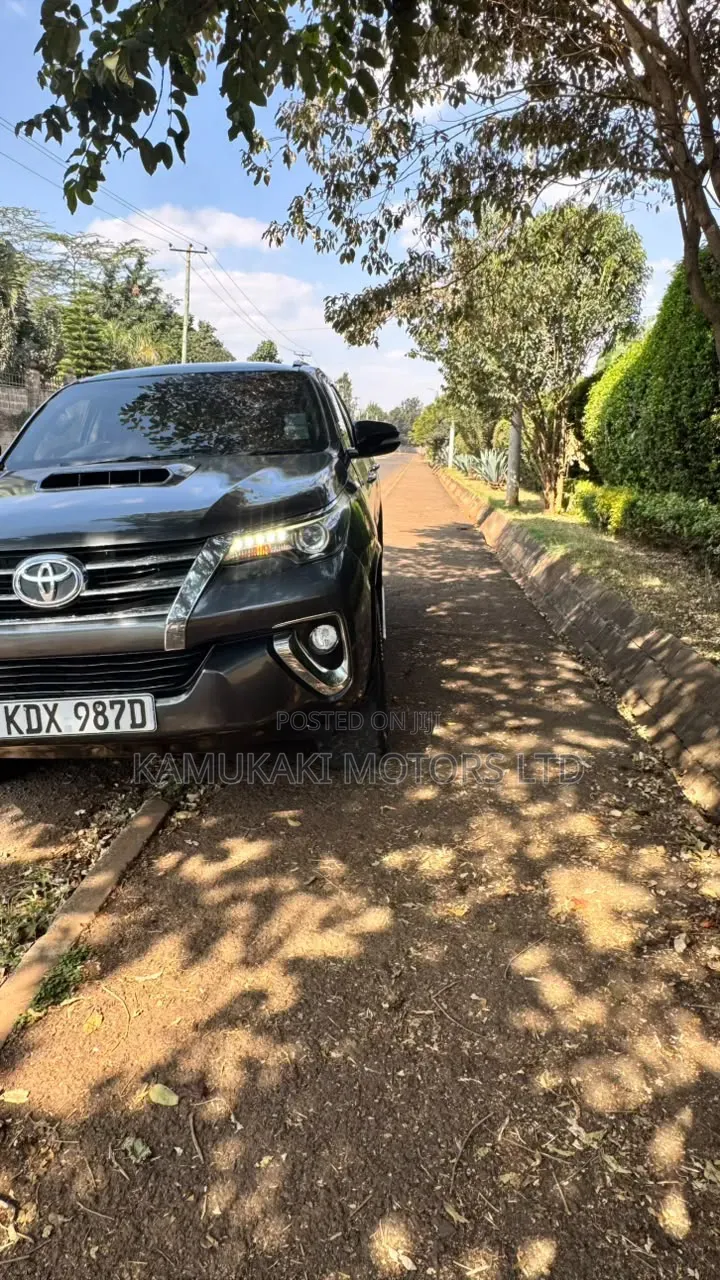 Toyota Fortuner 2016 Gray