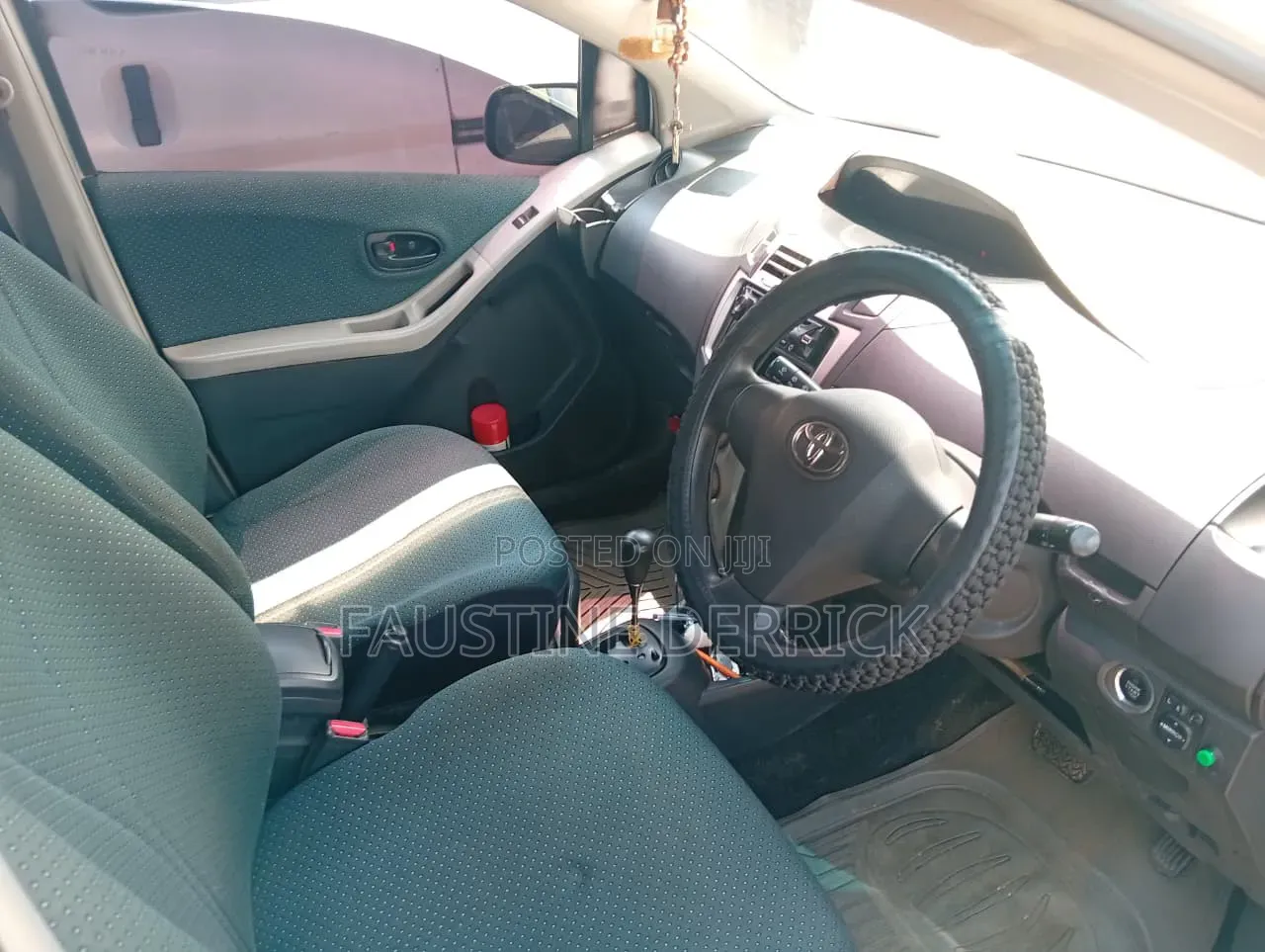 Toyota Vitz 2005 Silver
