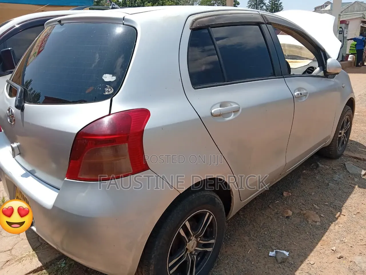 Toyota Vitz 2005 Silver