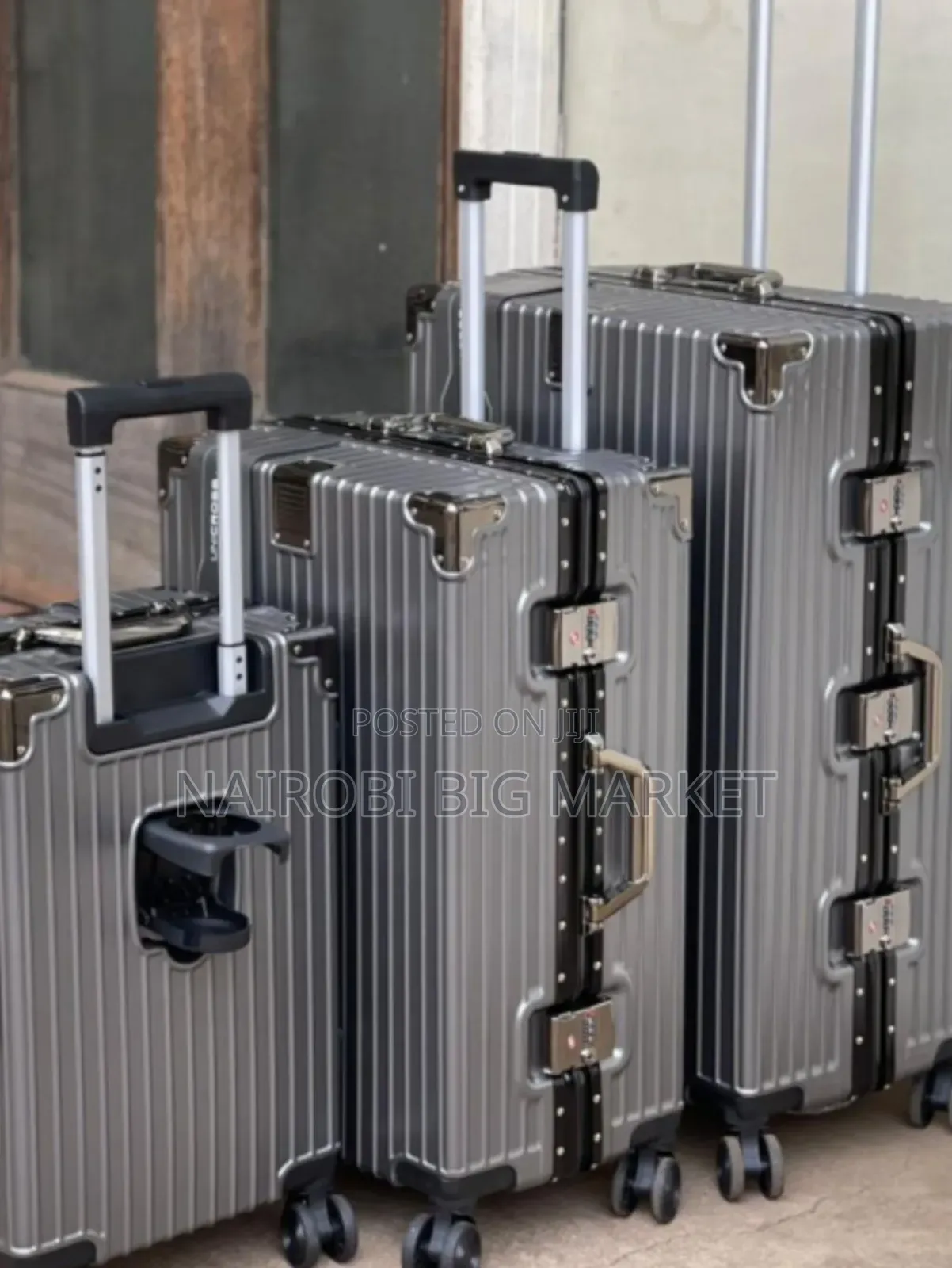 3 in 1 Luxurious Managerial Zippless Suitcase