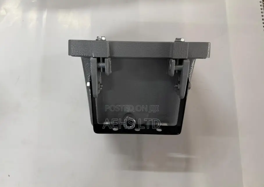 300/500w Quartz Halogen Floodlight Fitting