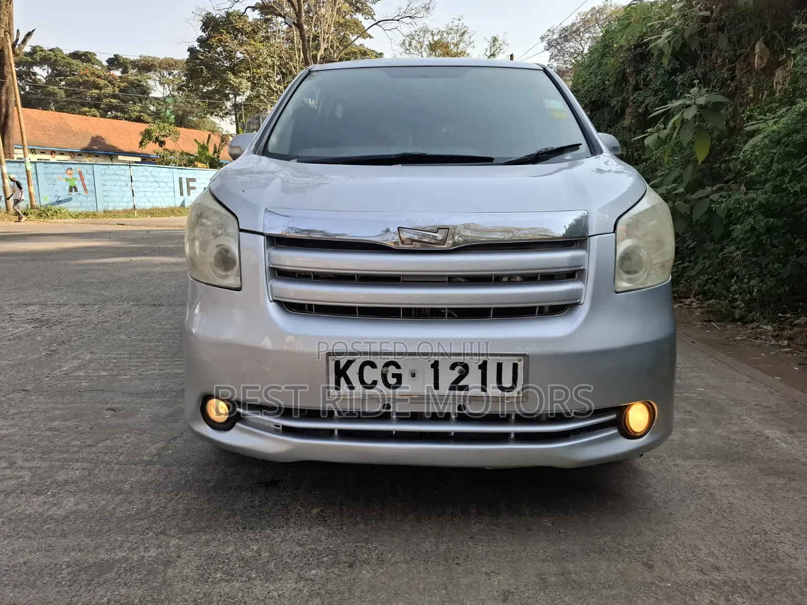Toyota Voxy 2009 Silver
