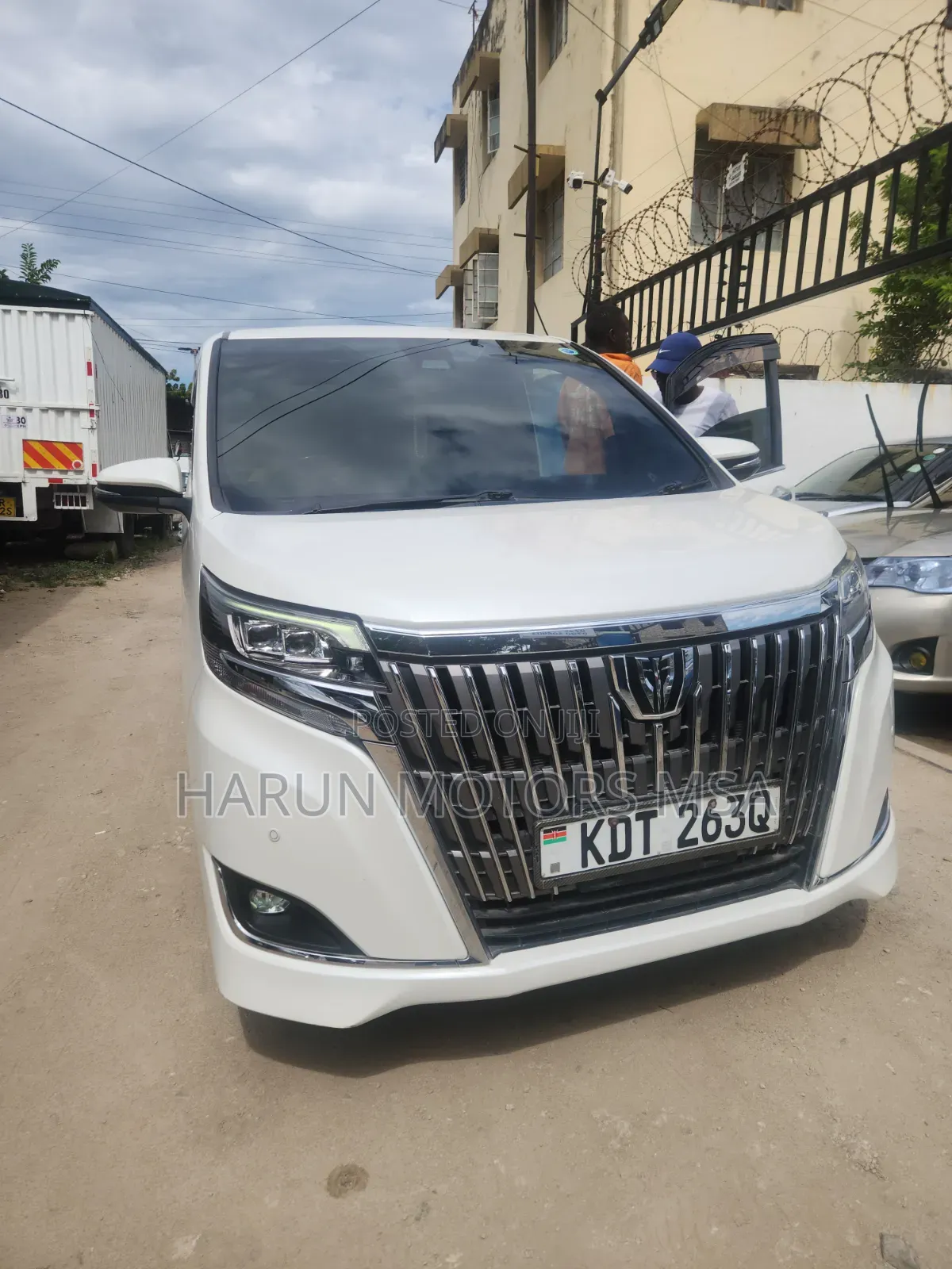 Toyota Esquire 2018 White