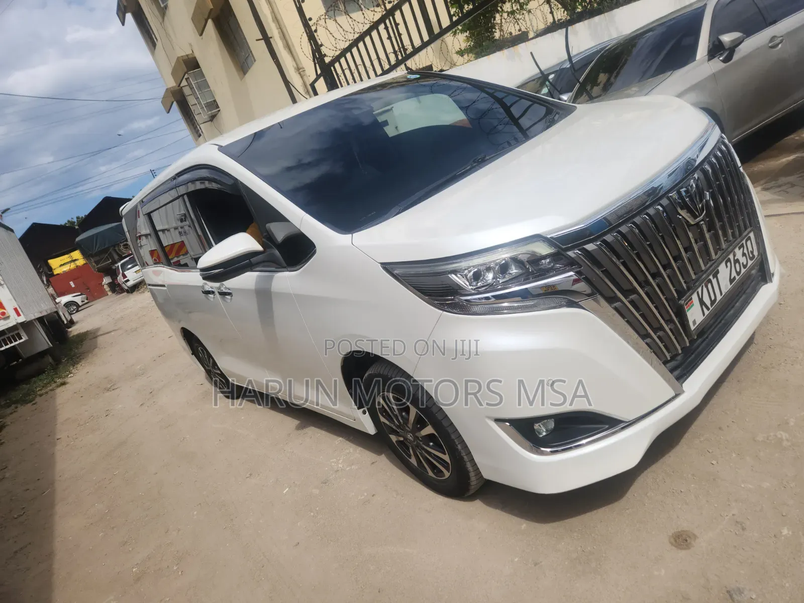 Toyota Esquire 2018 White